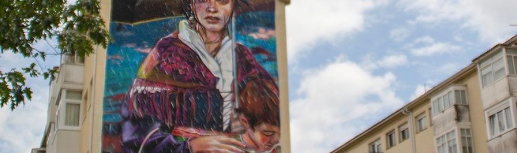 LILY BRICK (Cataluña)  “Bajo mi ocho parroquias”